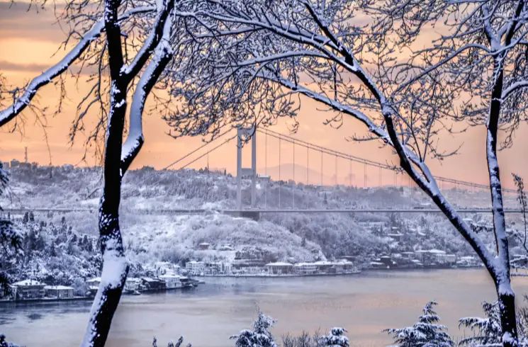 Boszporusz híd télen