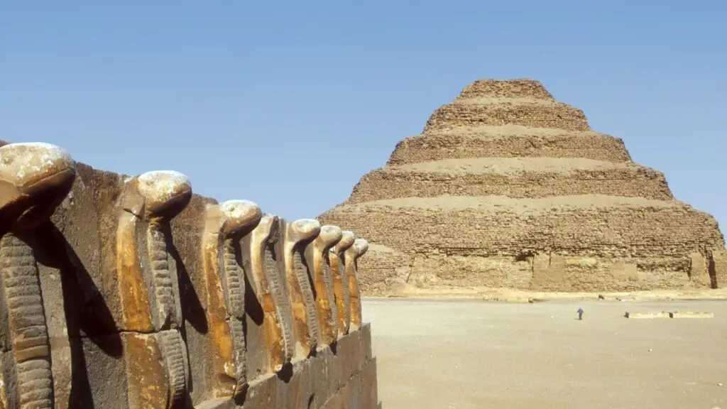 Szakkara lépcsős piramisa