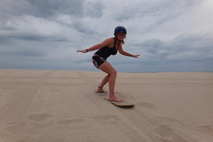 Sandboarding a sivatagban